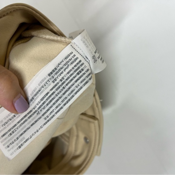 Abercrombie & Fitch 90’s Straight Vegan Leather Pant Size 30 SHORT - Picture 9 of 10